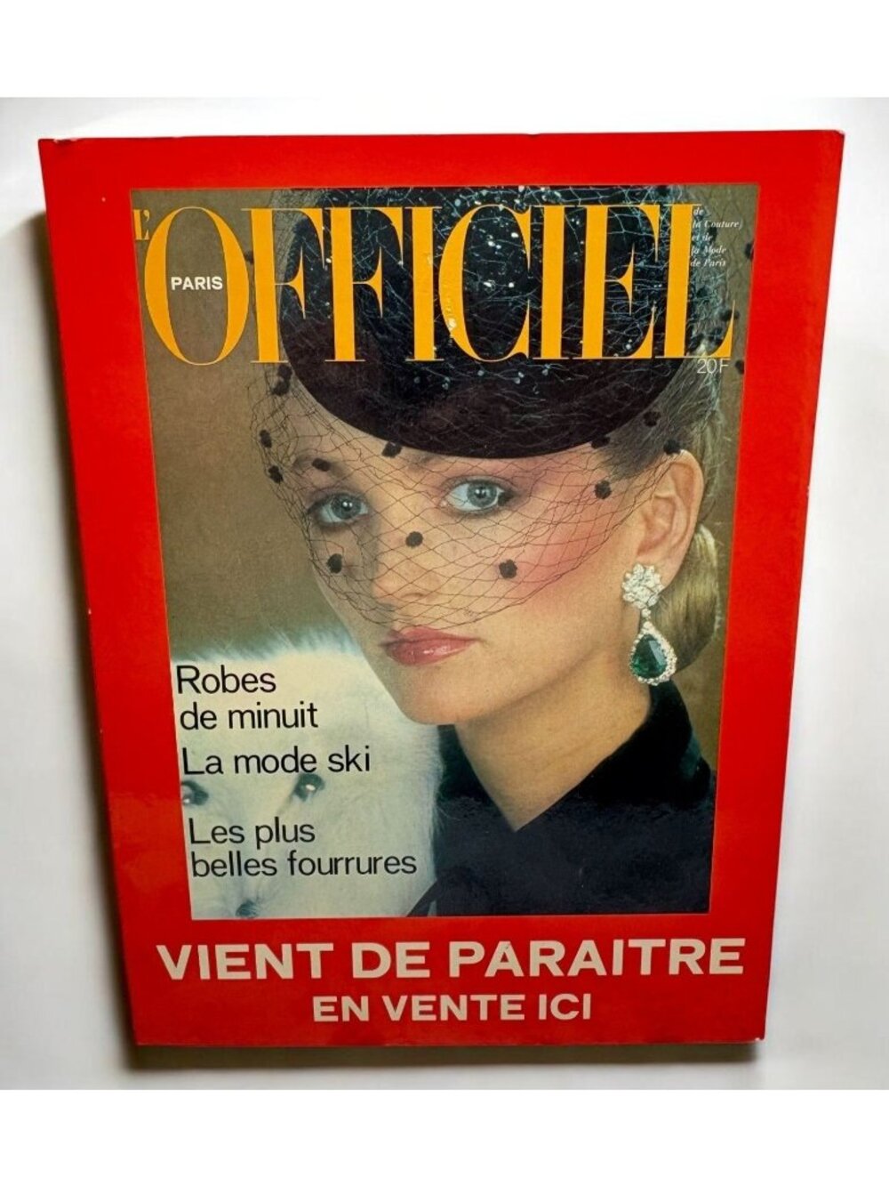 Vintage L'Officiel Paris Magazine Newstand Kiosk Poster French Fashion 1970s